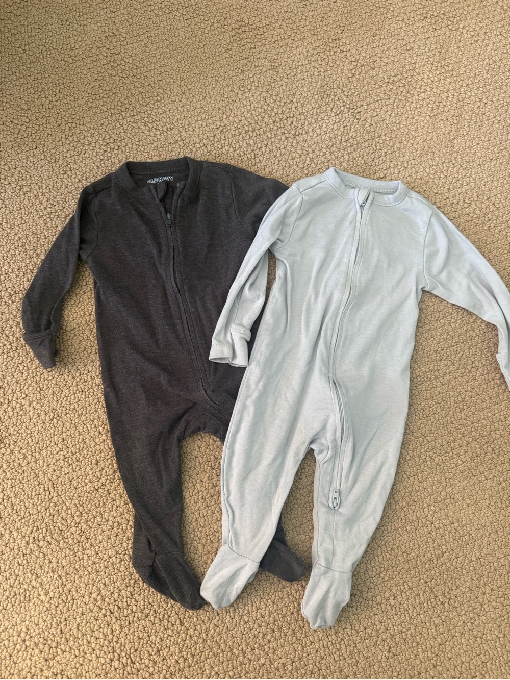 Old Navy One-Piece Zip Footed Pajama - Charcoal & Light Blue 6-9 month